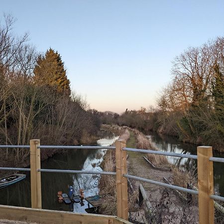 Peacock Lake Glamping Villa Nottingham Exteriör bild