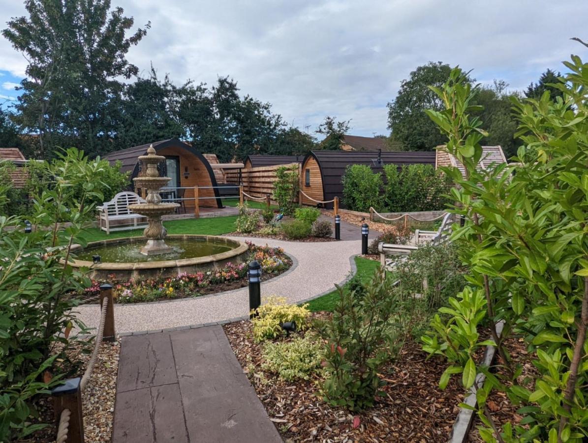 Peacock Lake Glamping Villa Nottingham Exteriör bild