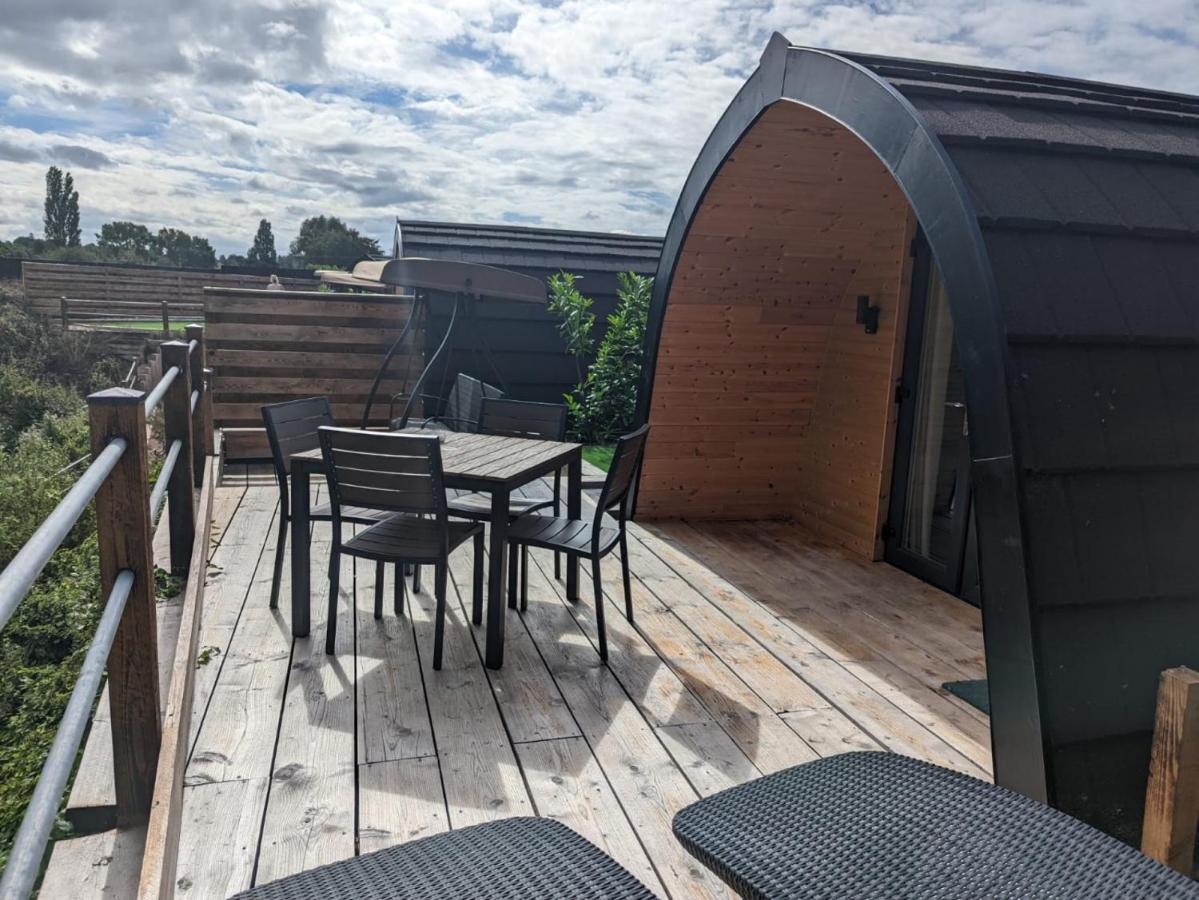 Peacock Lake Glamping Villa Nottingham Rum bild